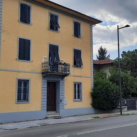 Отель Finestra Sul Borgo Лукка Экстерьер фото